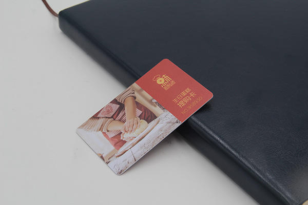 钥匙扣卡是否可以做成IC ID复合卡，，，，，可以的话有哪些样式？？？