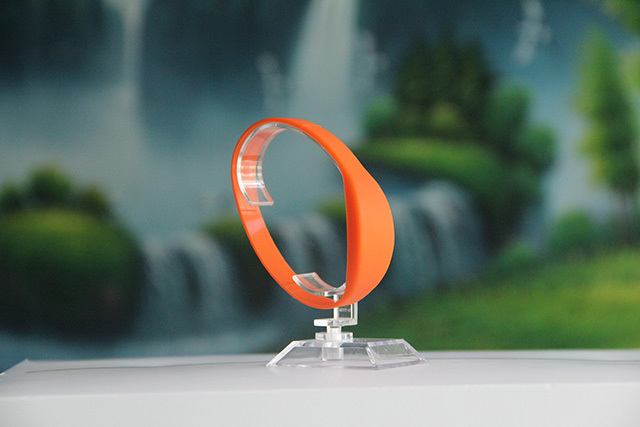 什么造成织唛腕带RFID系统？？？？？？