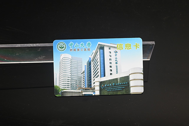 滴胶卡是怎么生产出来的？？？