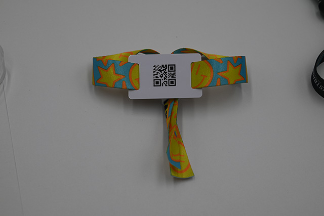 主顾为什么找和信达智能腕带公司来定制医院就诊腕带呢？？？？？