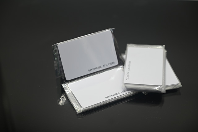 充电卡怎么办理？？？怎样使用？？？