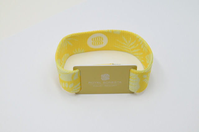 凸码的巨细可以是烫金或烫银，，，，，，注重凸码不可笔直排列